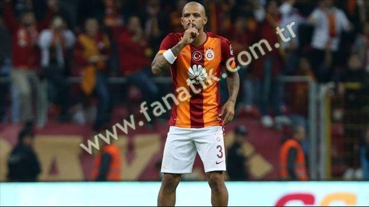 Felipe Melo ortada kaldı!