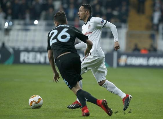 Al Hilal'den Adriano atağı