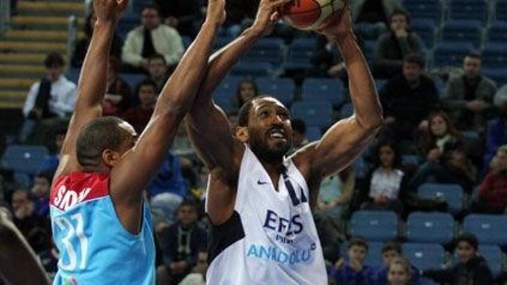 Efes Pilsen hayata döndü: 89-77