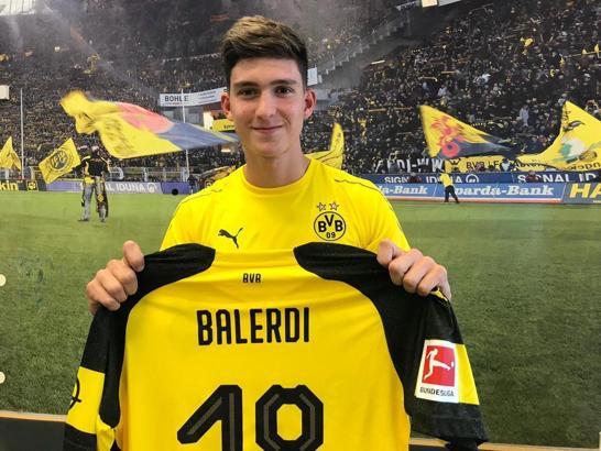 Borussia Dortmund Leonardo Balerdi'yi transfer etti