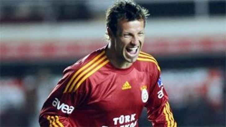 Neill yine sağ beke