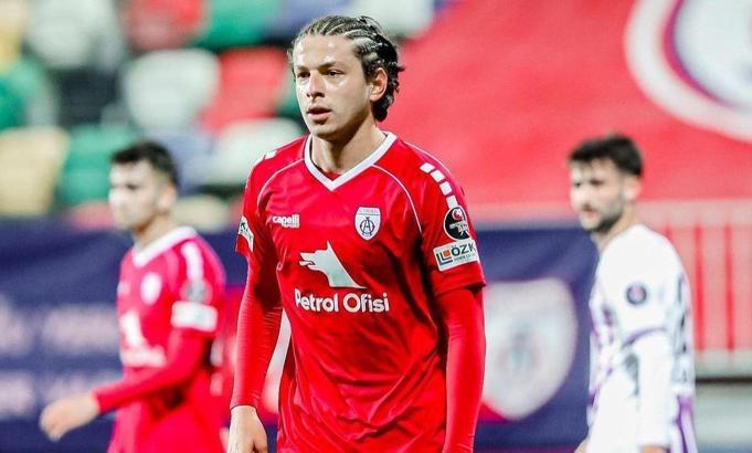 Son dakika! Trabzonspor'da transferde 5. imza Enis Destan'dan!