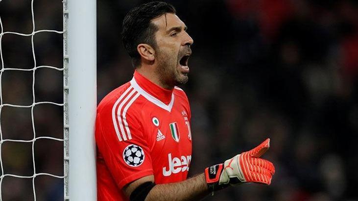 Gianluigi Buffon eldivenleri asacak mı?
