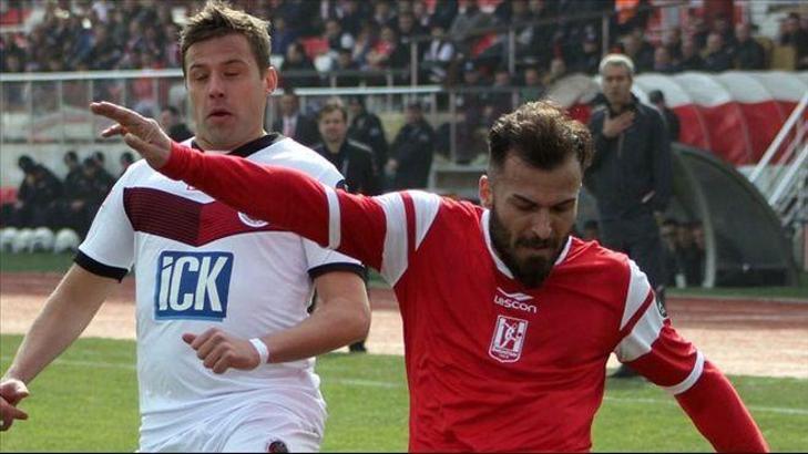 Balıkesirspor, Berkan Emir ile sözleşme yeniledi