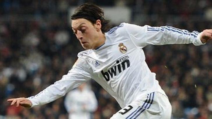 Mesut da konuya müdahil