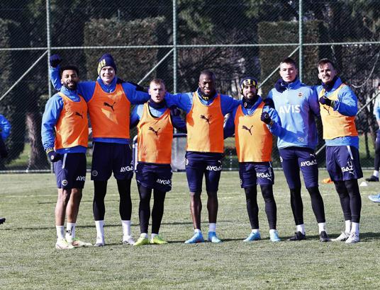 Fenerbahçe'de Sivasspor maçı çalışmaları başladı