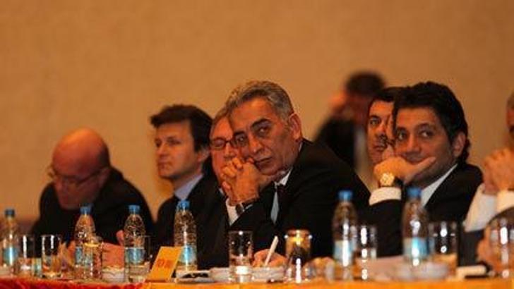 Divan Kurulu'nda istifa çağrısı