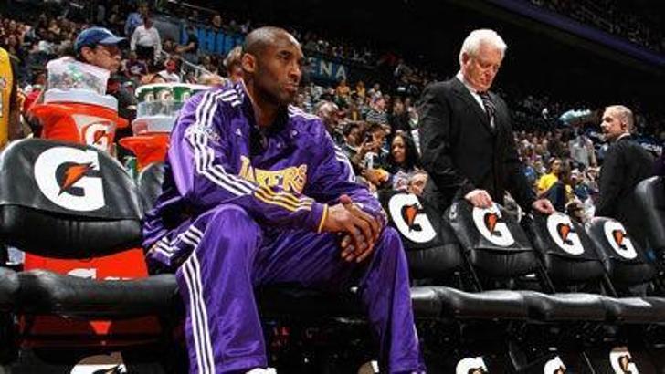 Kobe Shaq'e yaklaştı