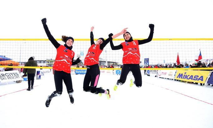 Kar voleybolunda üçüncülük