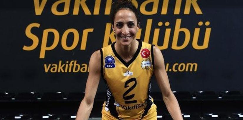 Gözde Kırdar kupayla veda etti