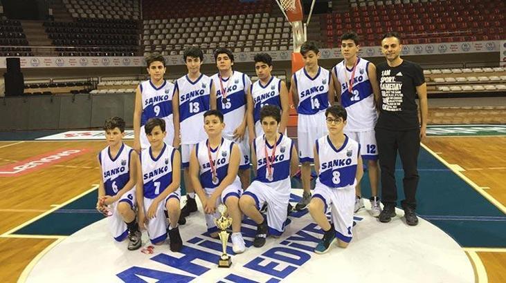 SANKO Okulları Yıldız Erkek Basketbol Takımı il ikincisi oldu