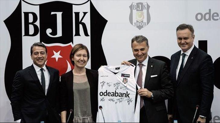 Beşiktaş sponsora doymuyor