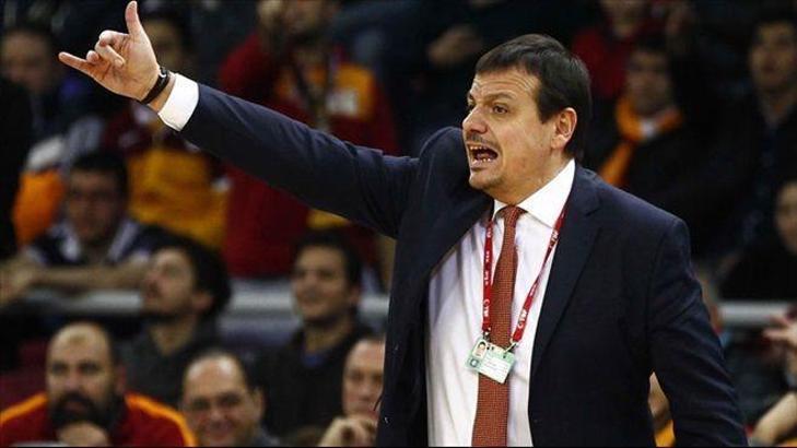 Ergin Ataman'dan genç oyuncuya tokat!