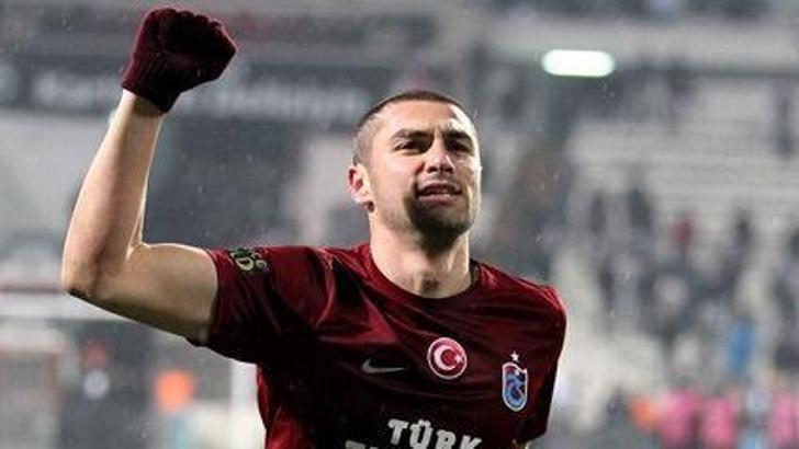 Burak Yılmaz'ın burnu kırıldı