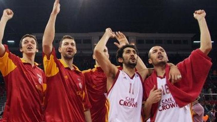 Aslan, Efes'e acımadı: 80-64