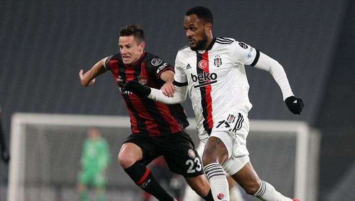 Beşiktaş'ta Cyle Larin sonunu getiremedi