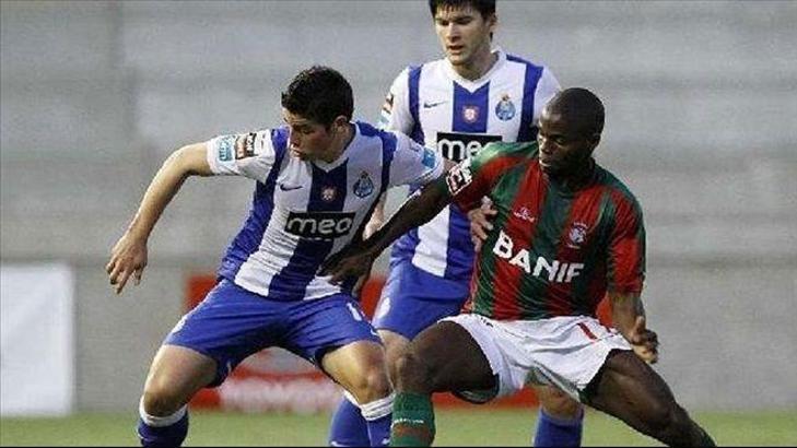 Akhisar'a iki forvet