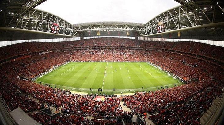 Galatasaray'ın 4'lü değil, 50 bin kişilik savunması