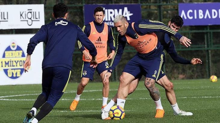 Fenerbahçe'de kulübe güçleniyor