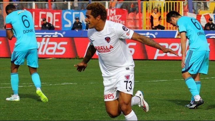 Hat-trick onun işi!