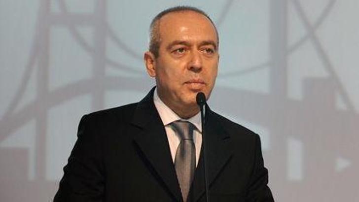 Pedallar boğazda dönecek
