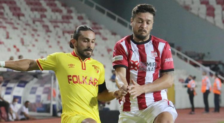 Göztepe evinde 3'te 3 peşinde