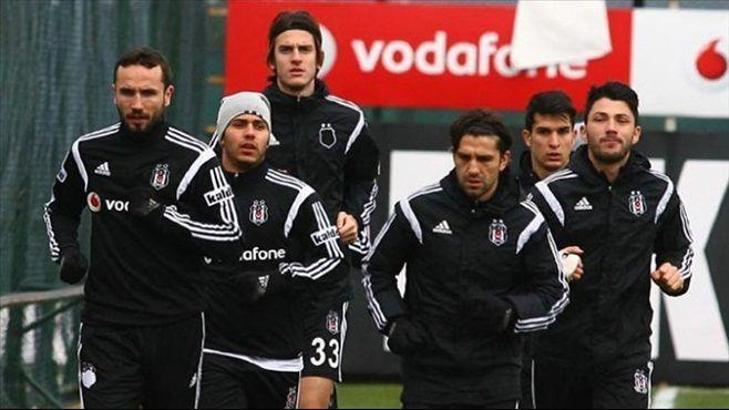 Beşiktaş'ta Cenk Tosun antrenmana katılmadı