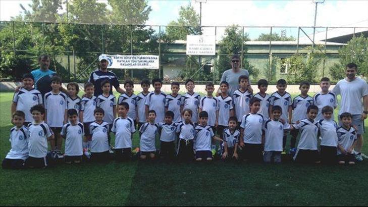 Sarıyer Futbol Okulu'na ilgi büyük