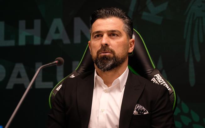 Tahkim Kurulu, İlhan Palut'un 1 maç men ve para cezasını onadı