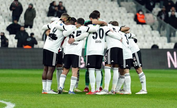 Beşiktaş'tan son dakika Atiba, Welinton ve Emirhan İlkhan açıklaması