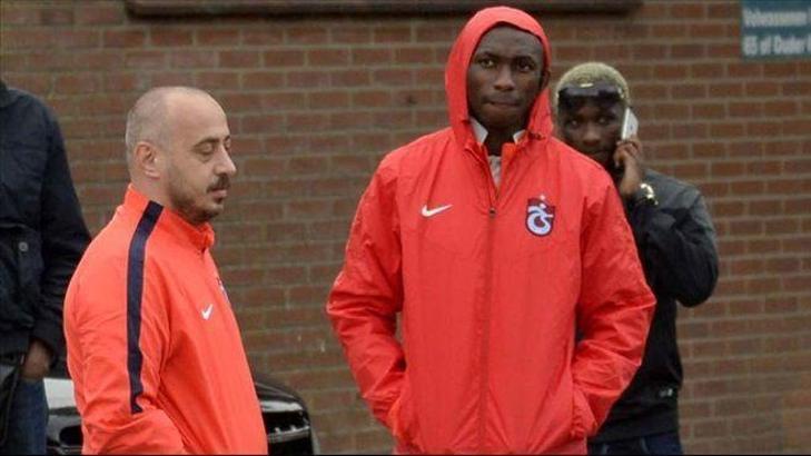..Ve Mbia sahne aldı