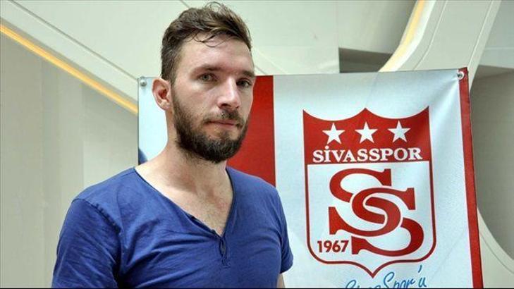 Sivas bombaları patlatıyor