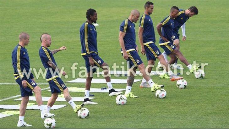 Fenerbahçe'de yeni sezon hazırlıkları devam ediyor