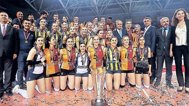 Tarihi fotoğrafa şeref diploması