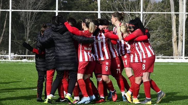 Sivasspor: 2 - İlkadım Belediyesi Yabancılar Pazarı Spor: 1