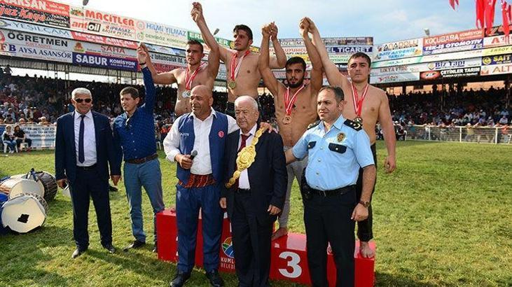 Kumluca yağlı güreşlerinde Ali Gürbüz başpehlivan oldu