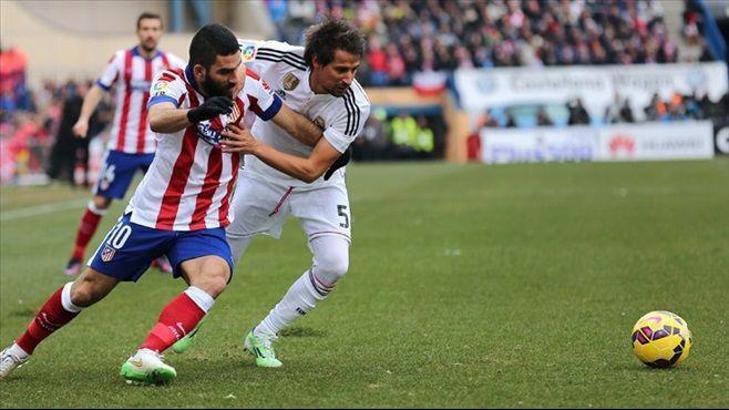 Arda Turan bu kez eldiven fırlattı