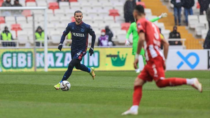 Trabzonspor haberi: Hüseyin Türkmen de kart sınırına geldi