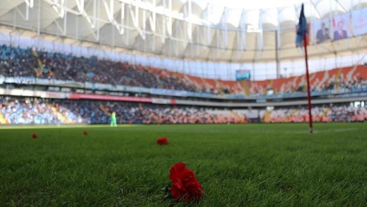 Adana Demirspor taraftarları Ahmet Çalık'ı unutmadı
