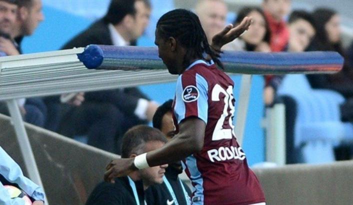 Son dakika: Hugo Rodallega dolandırıldı