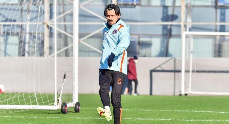 Başakşehir'de Serdar Gürler ilk antrenmanına çıktı