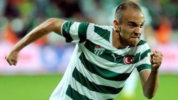 Takım maçta, Sercan tatilde