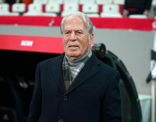 Süper Lig'e teknik direktör dayanmıyor; 20 haftada 17 isim!