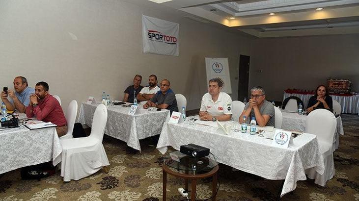 Motorkros Şampiyonasında görev alacak üst düzey yöneticilere seminer verildi