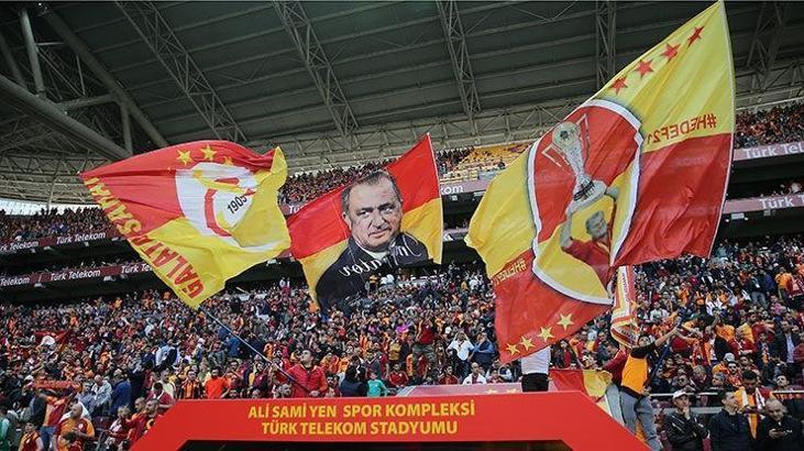 Tribünde şov hazırlığı