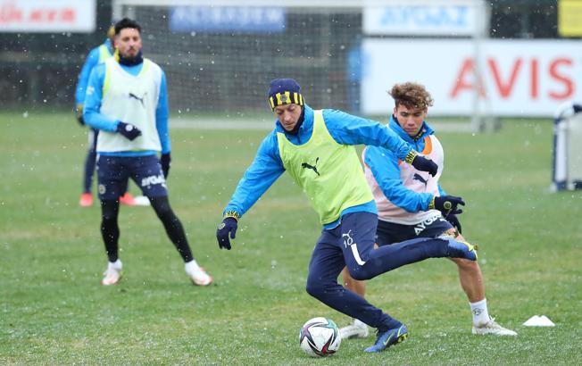 Fenerbahçe, Antalyaspor maçı hazırlıklarını sürdürdü