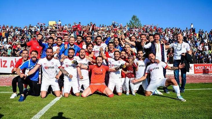 Utaş Uşakspor gün sayıyor