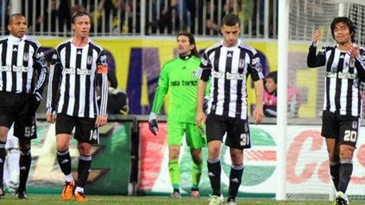 Beşiktaş soyunma odası yine karıştı!