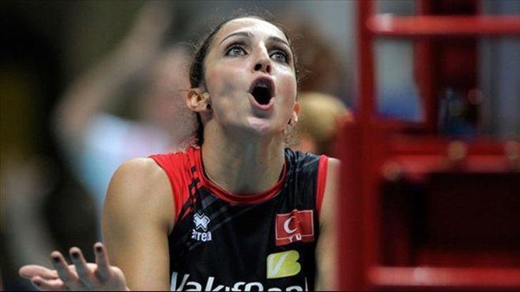 Özge Kırdar Çemberci, Lokomotiv Bakü'ye imzayı attı