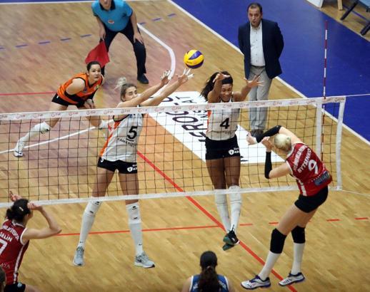 Nilüfer Belediyespor-Kameroğlu Beylikdüzü Voleybol İhtisas maç sonucu: 1-3
